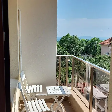 до морето Apartament Burgas City